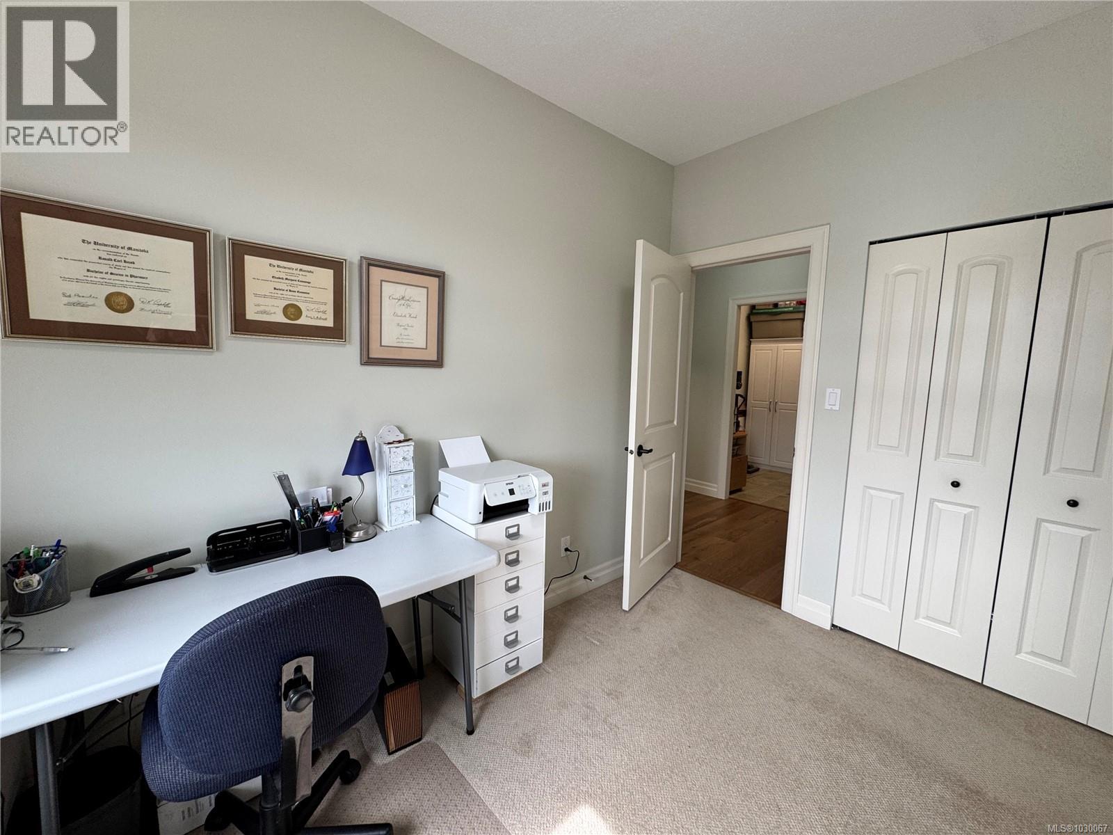 236 VIRGINIA DR - 19