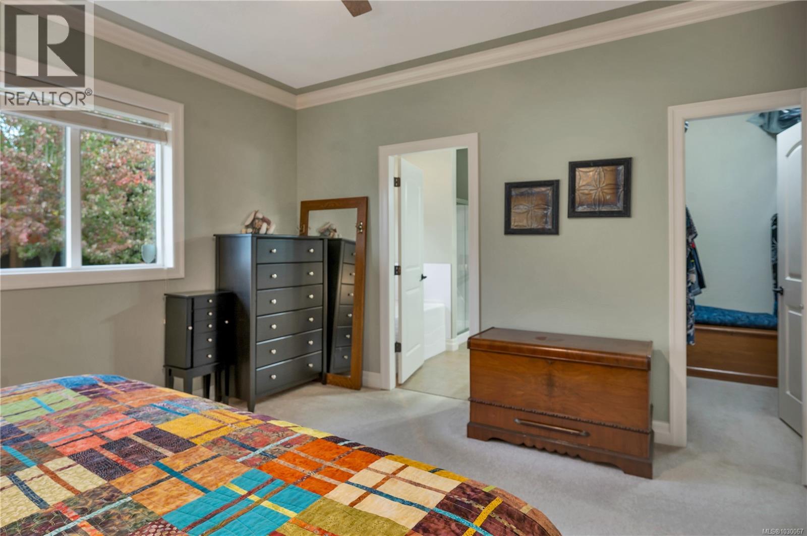 236 VIRGINIA DR - 13