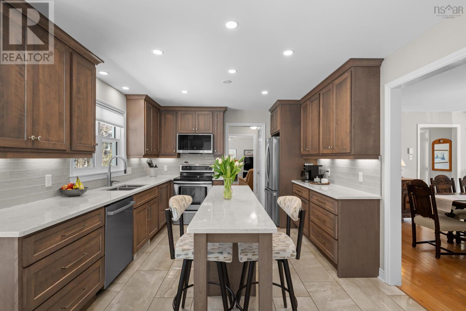 Property 23 of 49 of 2 Mount Royal Court