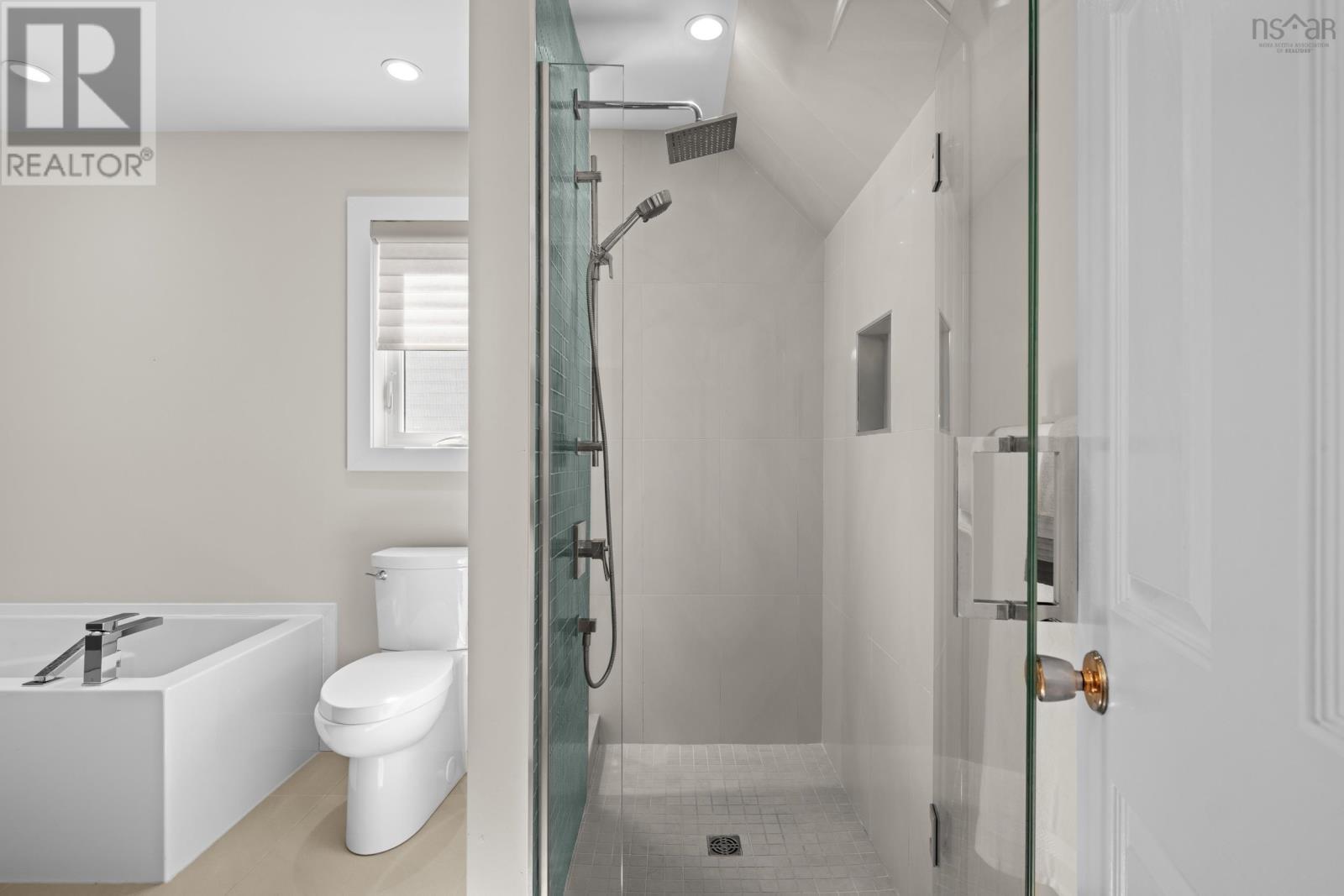 Property 31 of 49 of 2 Mount Royal Court