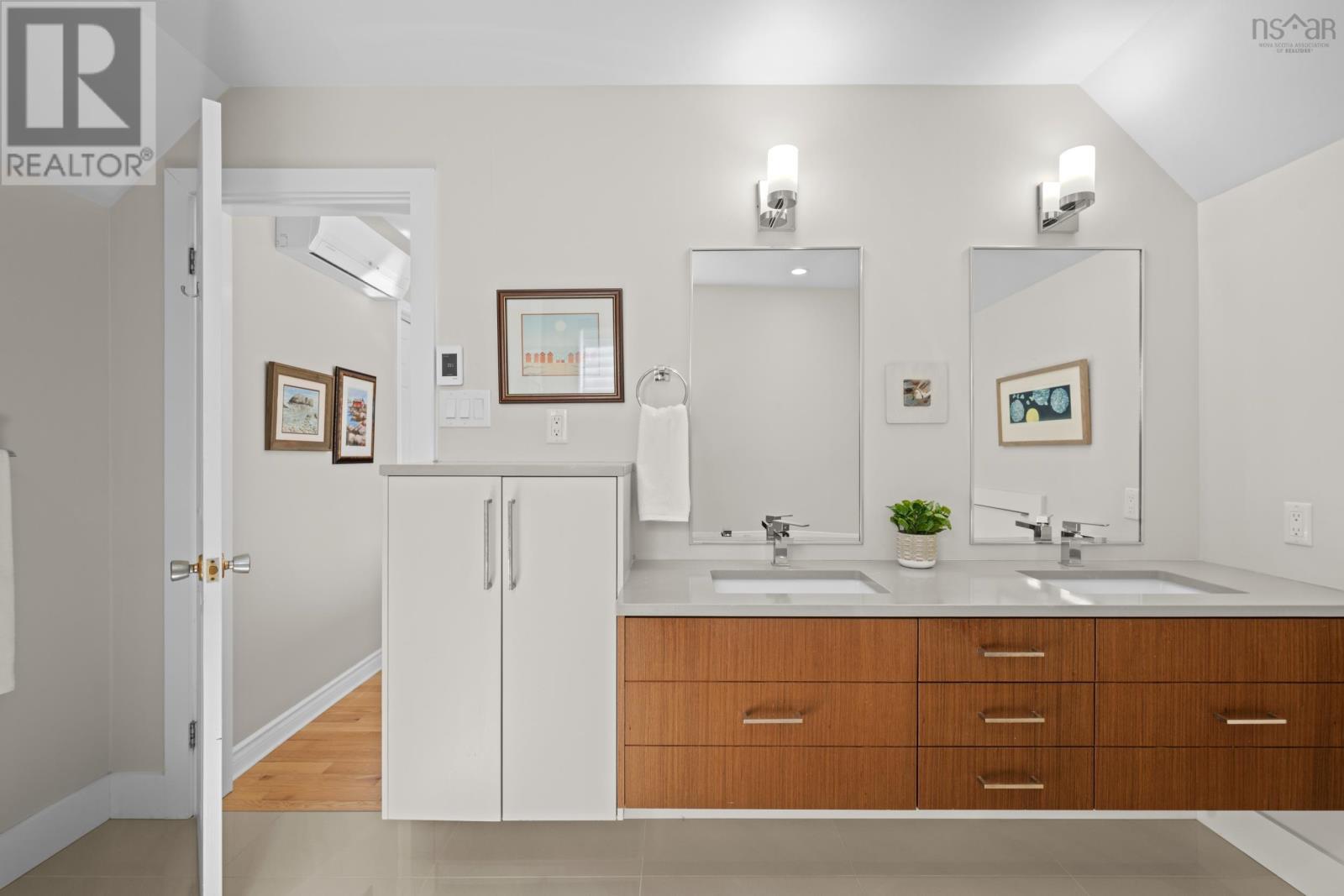 Property 26 of 49 of 2 Mount Royal Court