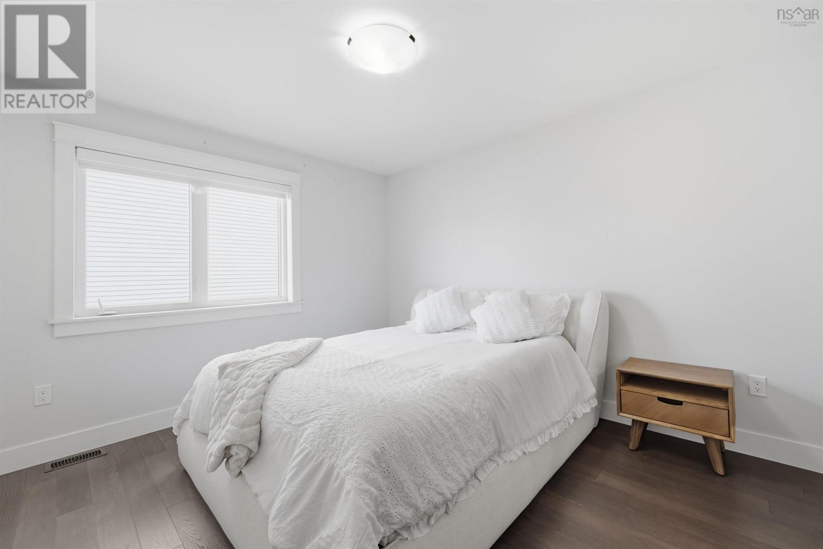 Property 48 of 51 of 404 Starboard Drive