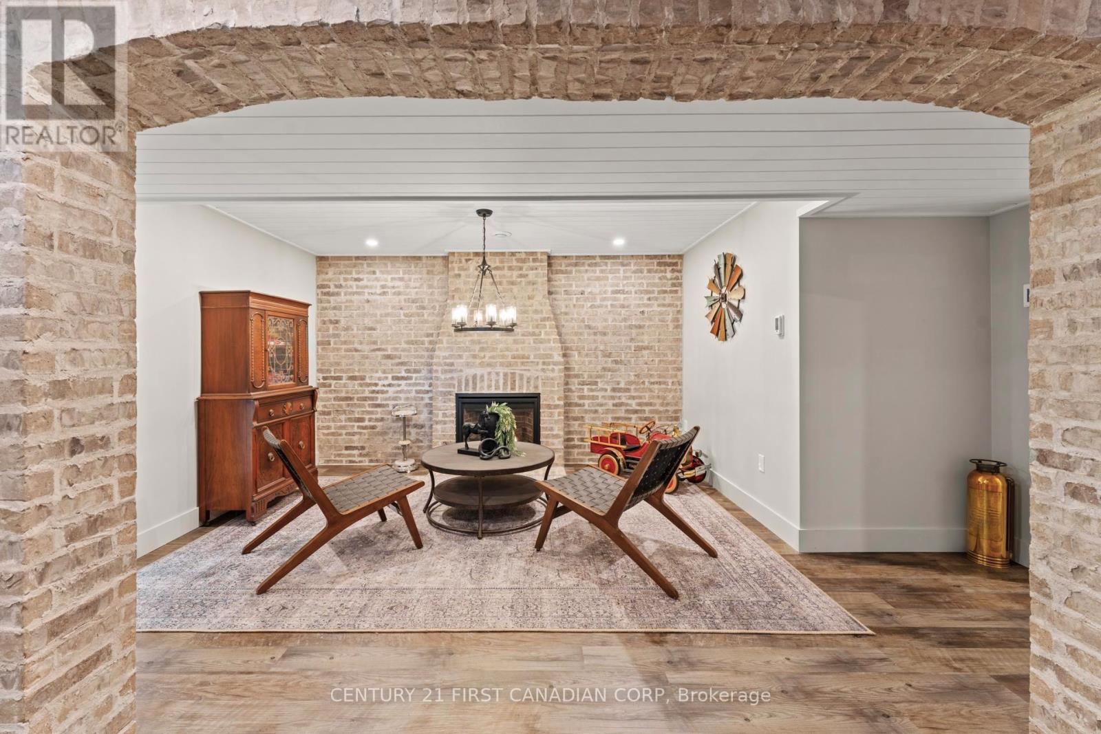 96 TUYLL STREET Property Photo