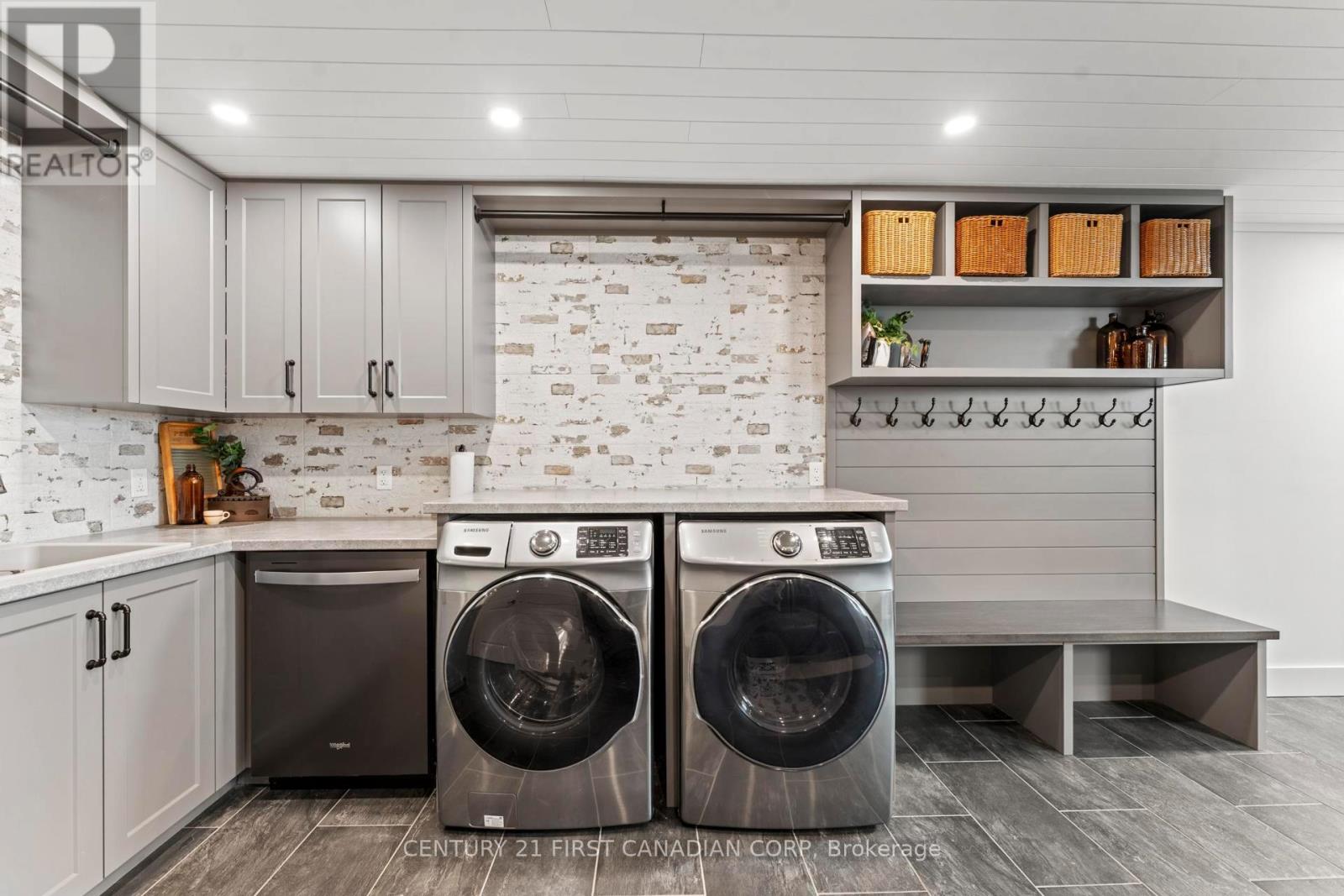 96 TUYLL STREET Property Photo