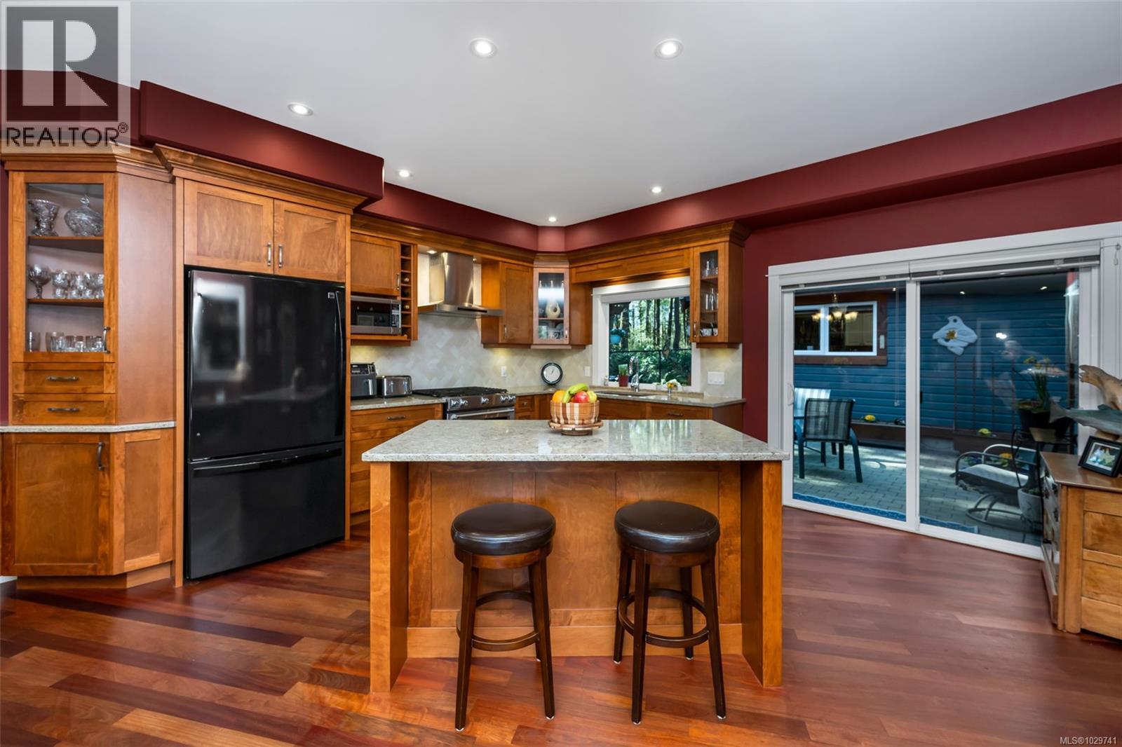 3233 CHANNEL BLVD - 27