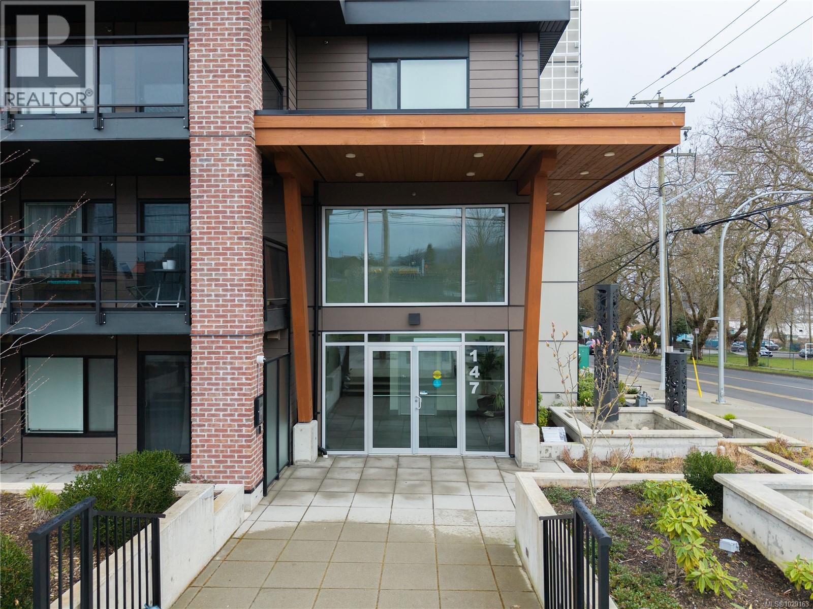 #103 147 Haliburton St - 2