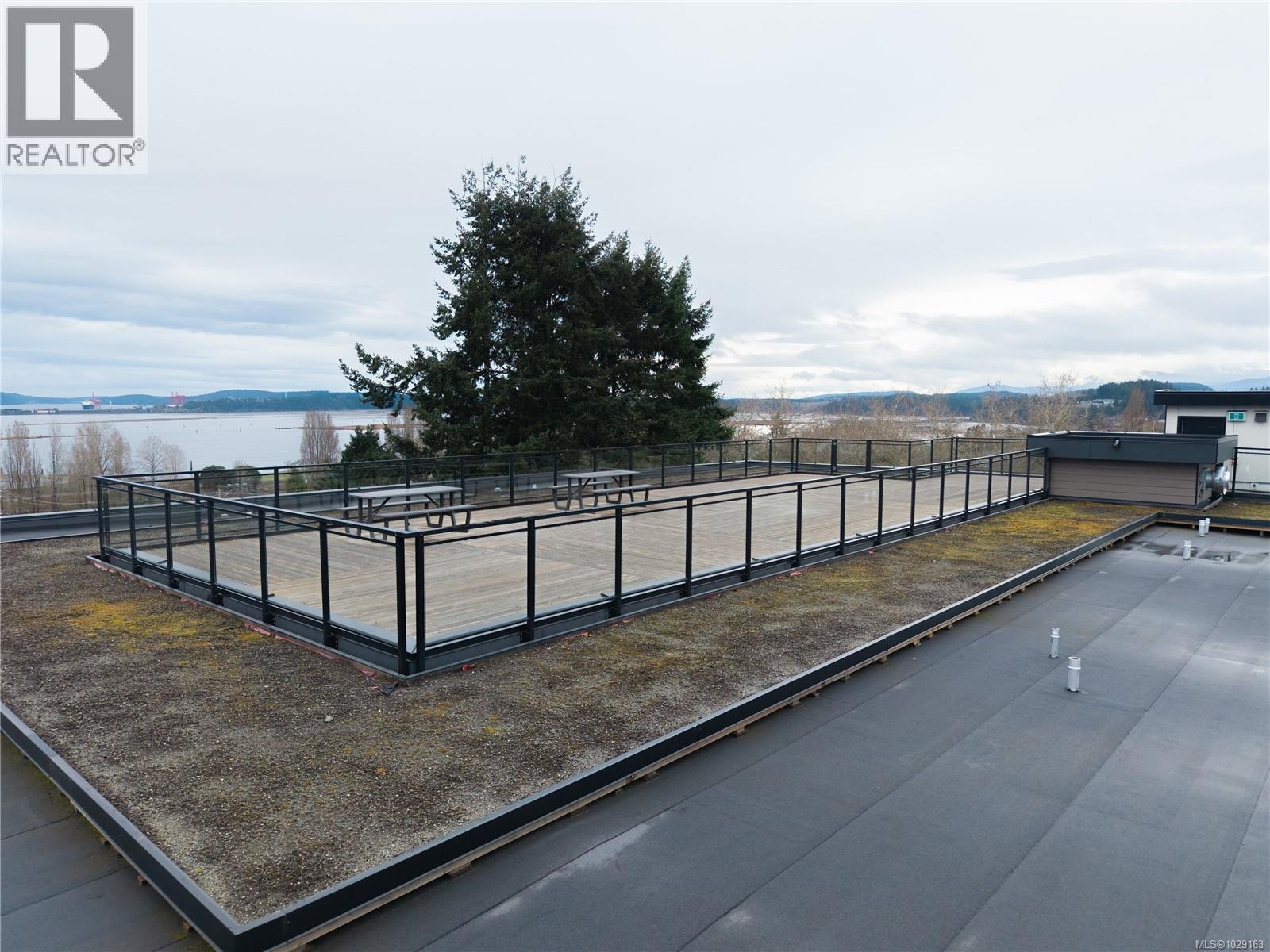 #103 147 HALIBURTON ST - 22