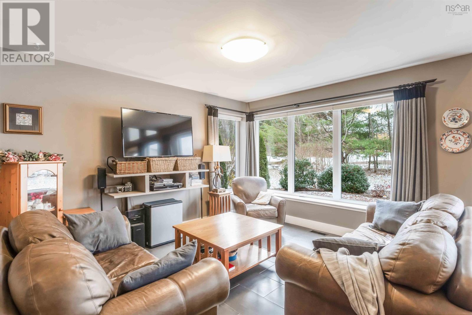 Property 7 of 42 of 822 Cleveland Road