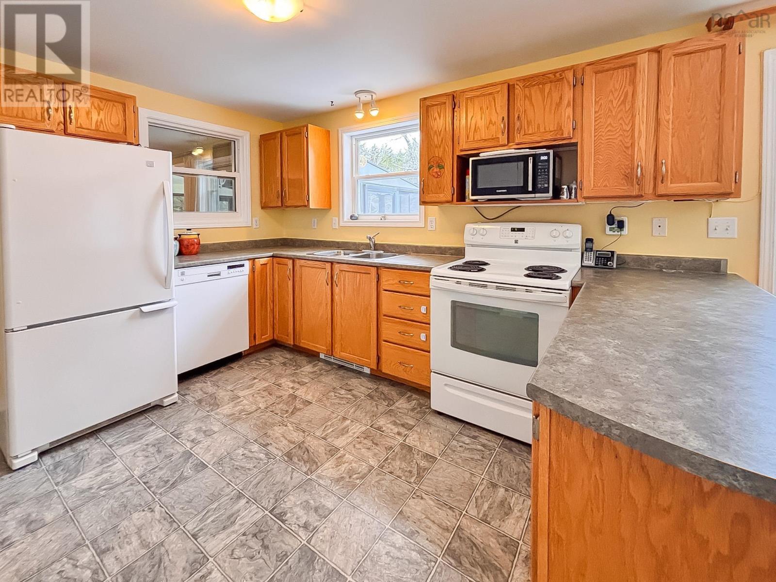 Property 20 of 44 of 54 Charlotte Lane