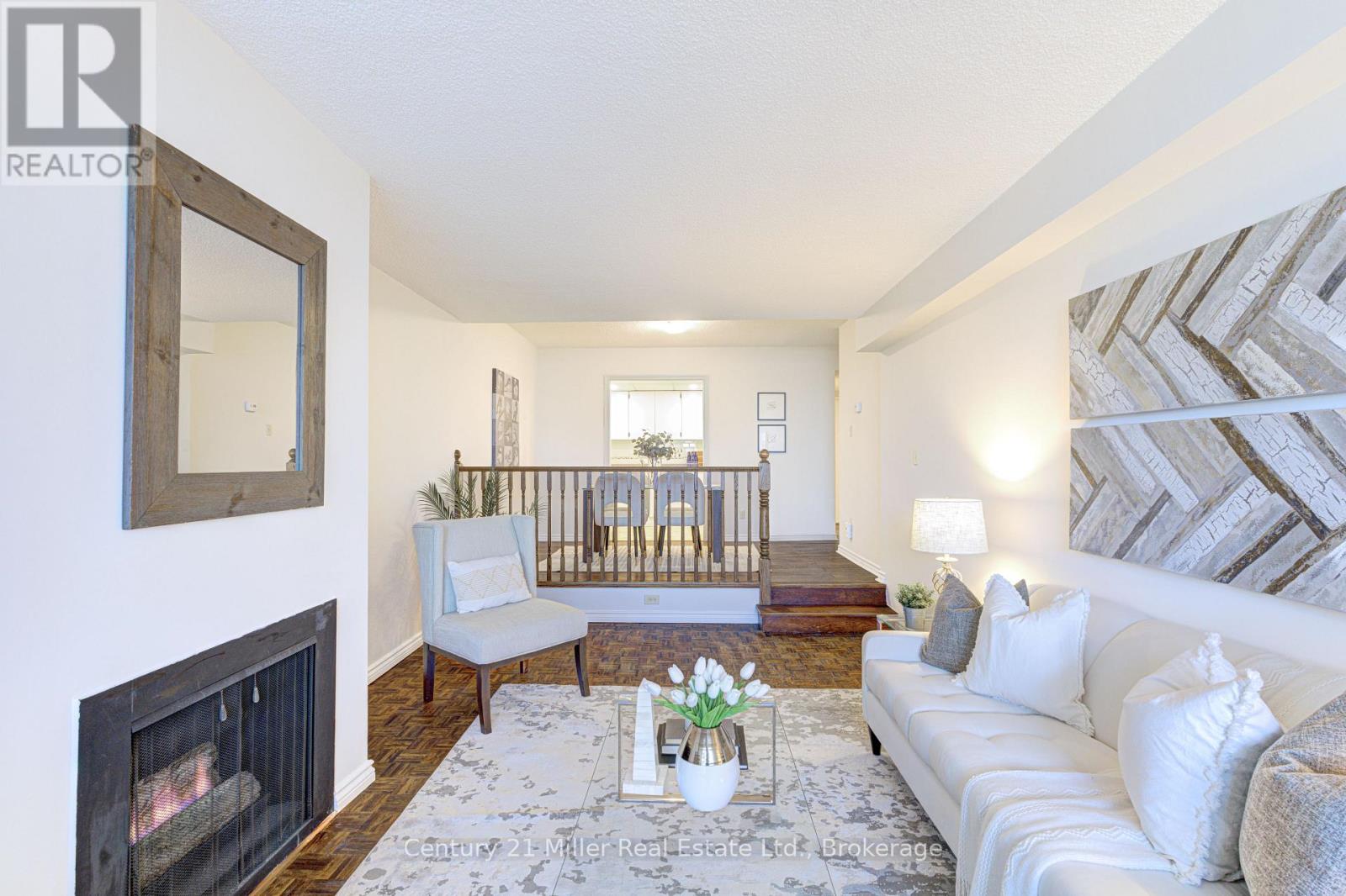 304 – 20 SPEERS ROAD,Oakville (CO Central),,