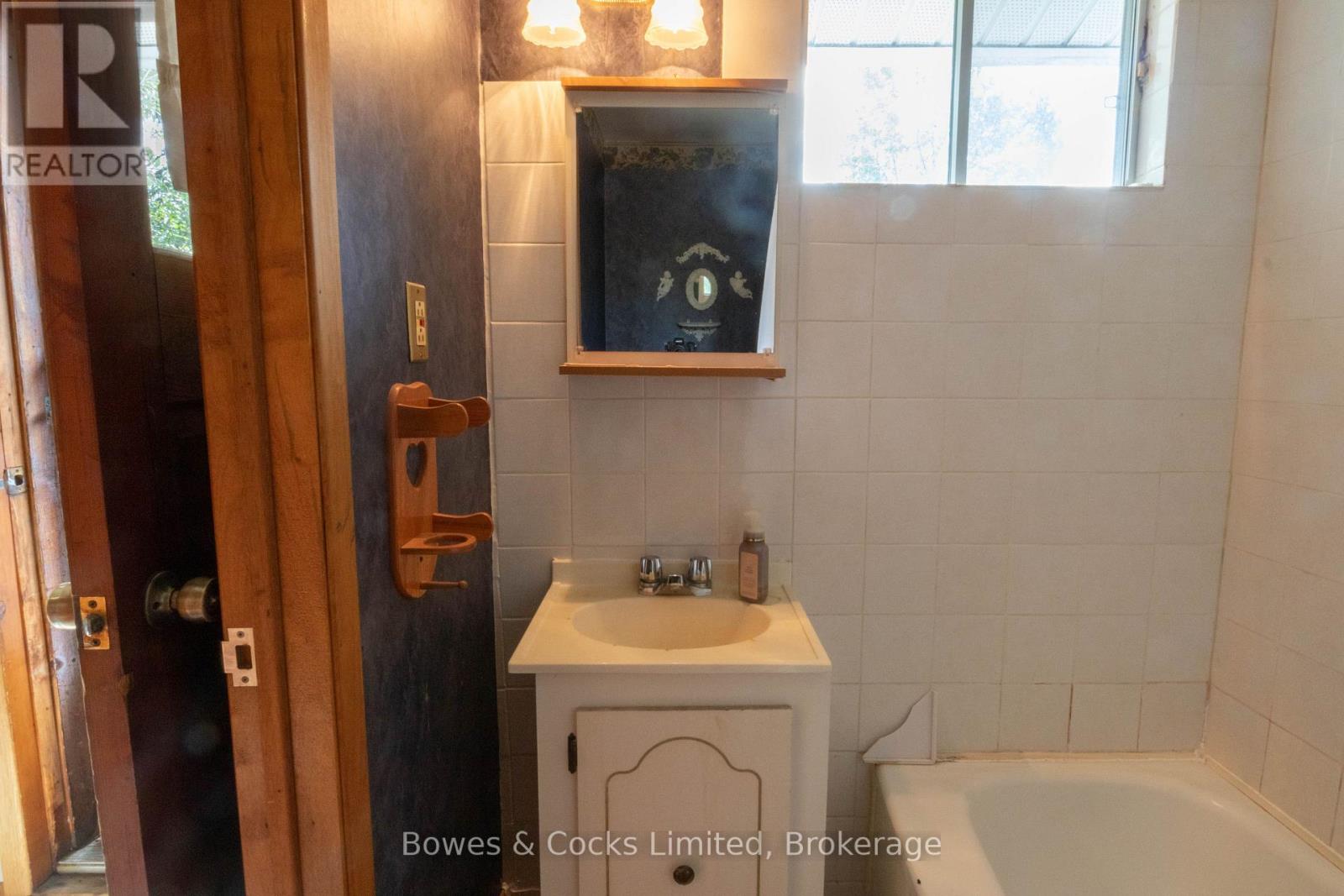 7 OLD HASTINGS ROAD - 25