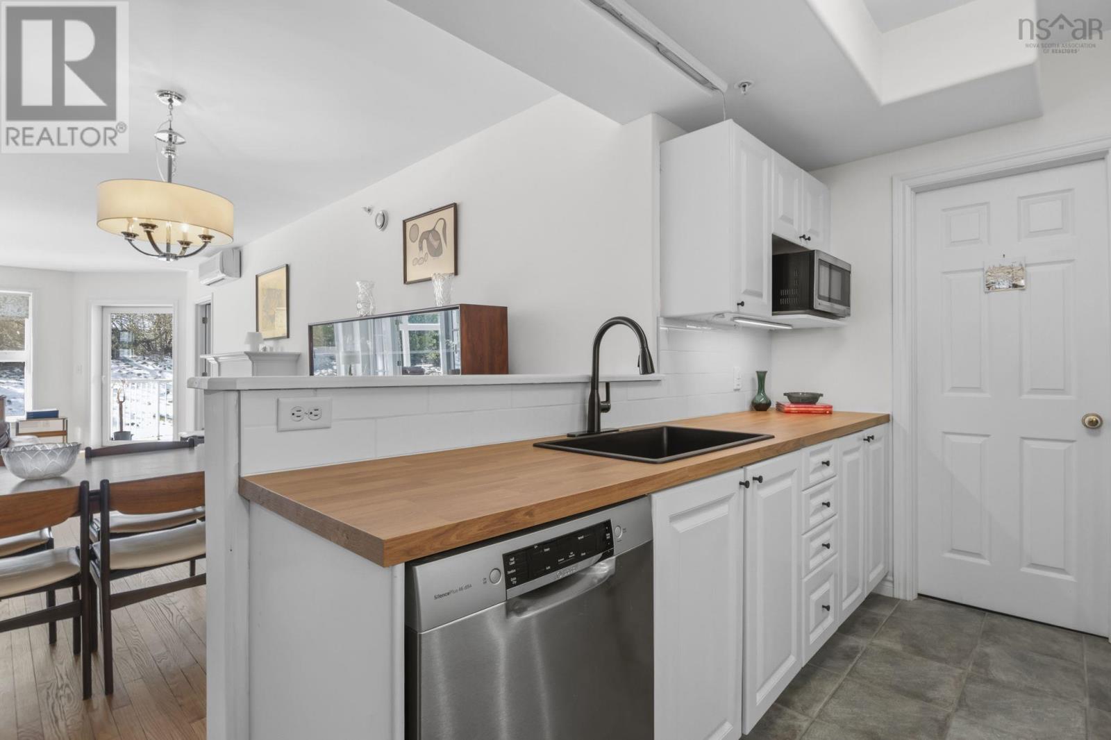 Property 31 of 48 of 106 99 Waterfront Drive