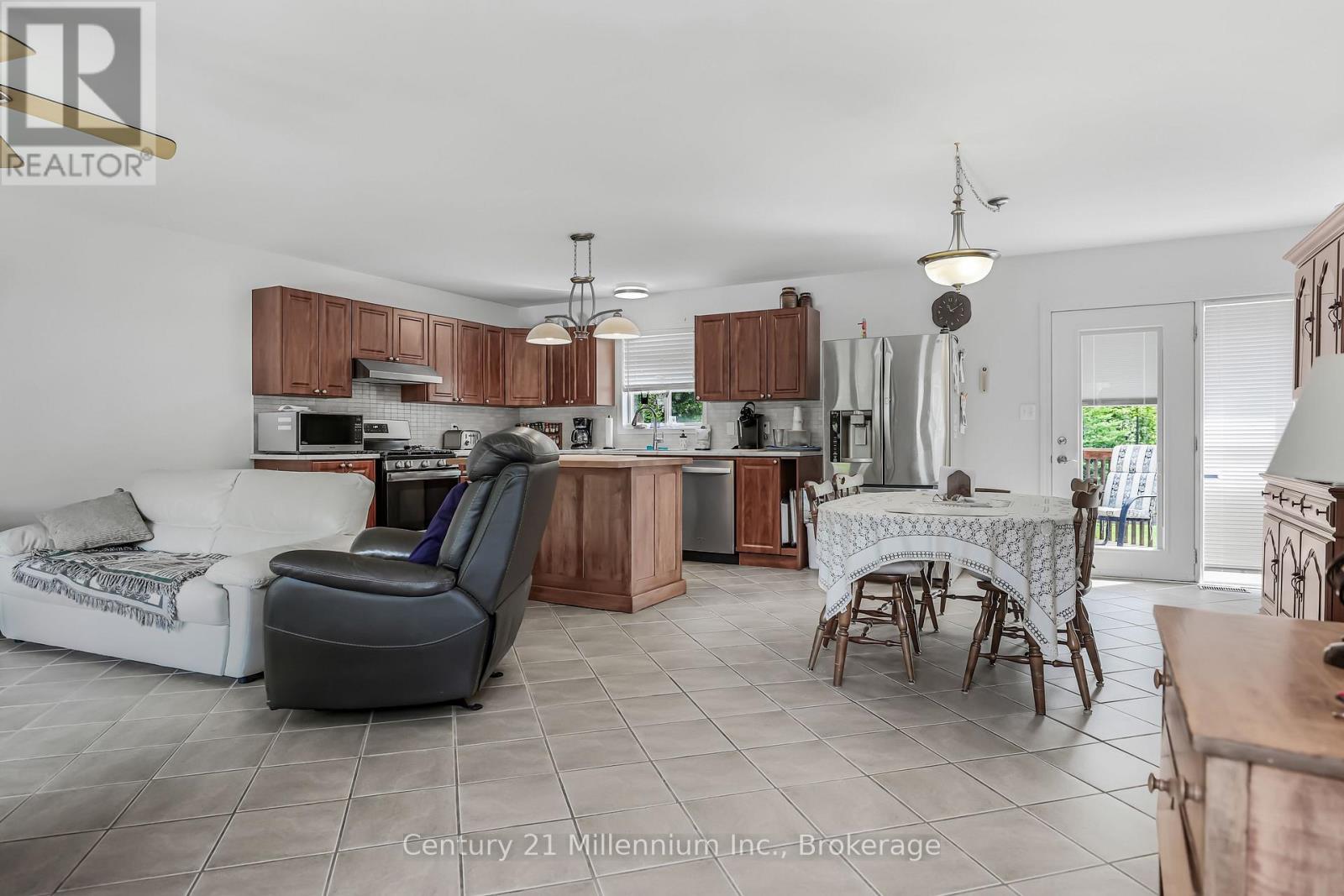 31 HEMLOCK ROAD - 26