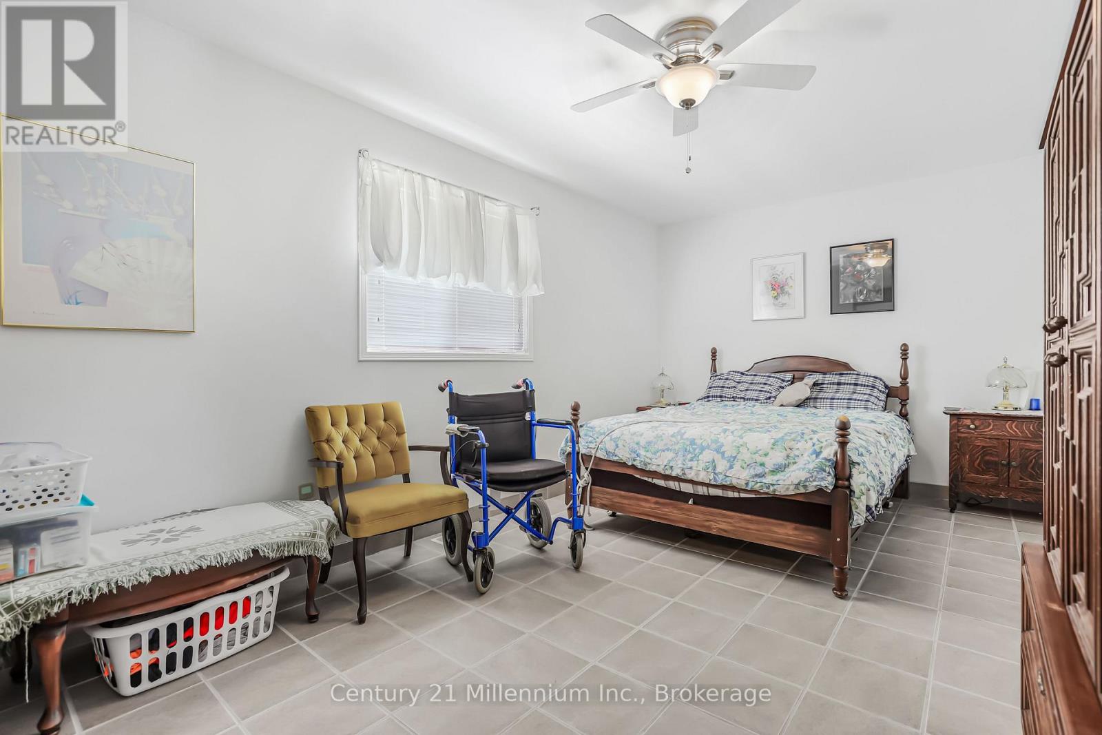 31 HEMLOCK ROAD - 33