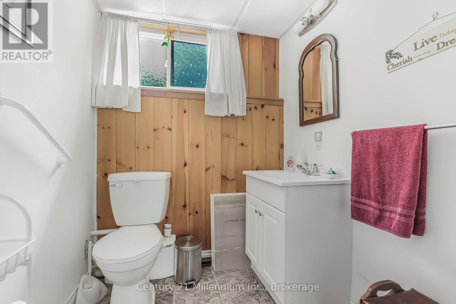 31 HEMLOCK ROAD - 38