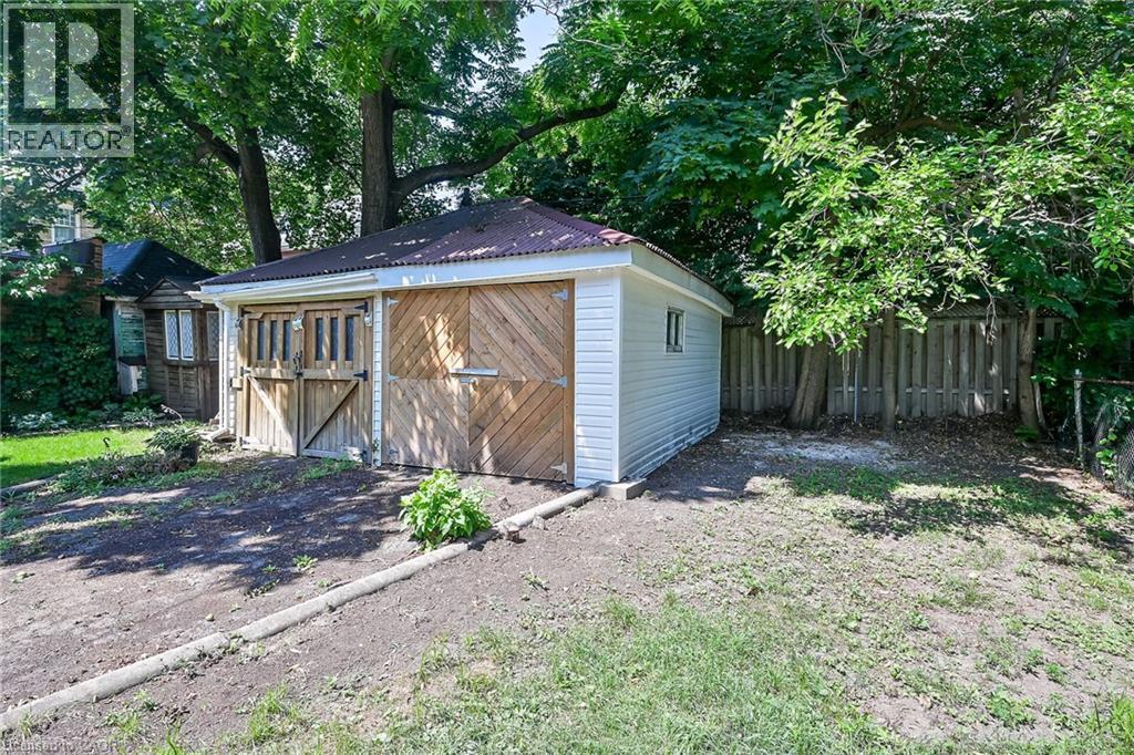 172 SHERMAN AVENUE S - 41