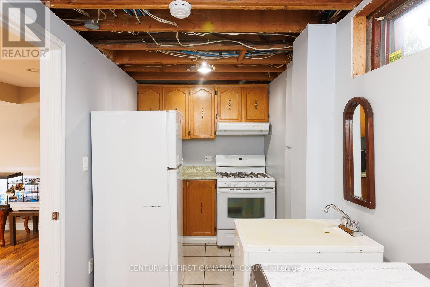 118 ROSAMOND CRESCENT Property Photo