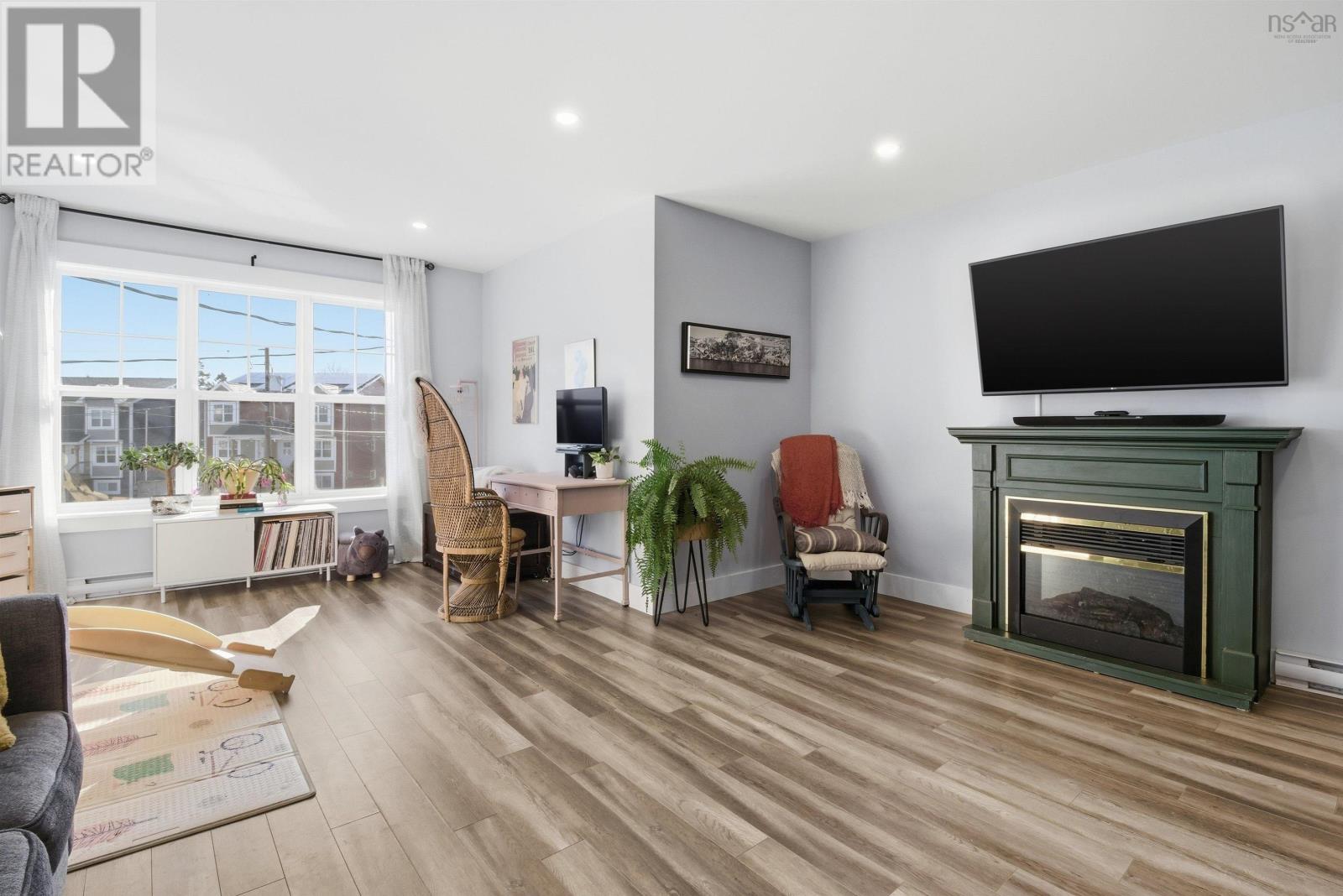 Property 17 of 48 of 27 Trout Run