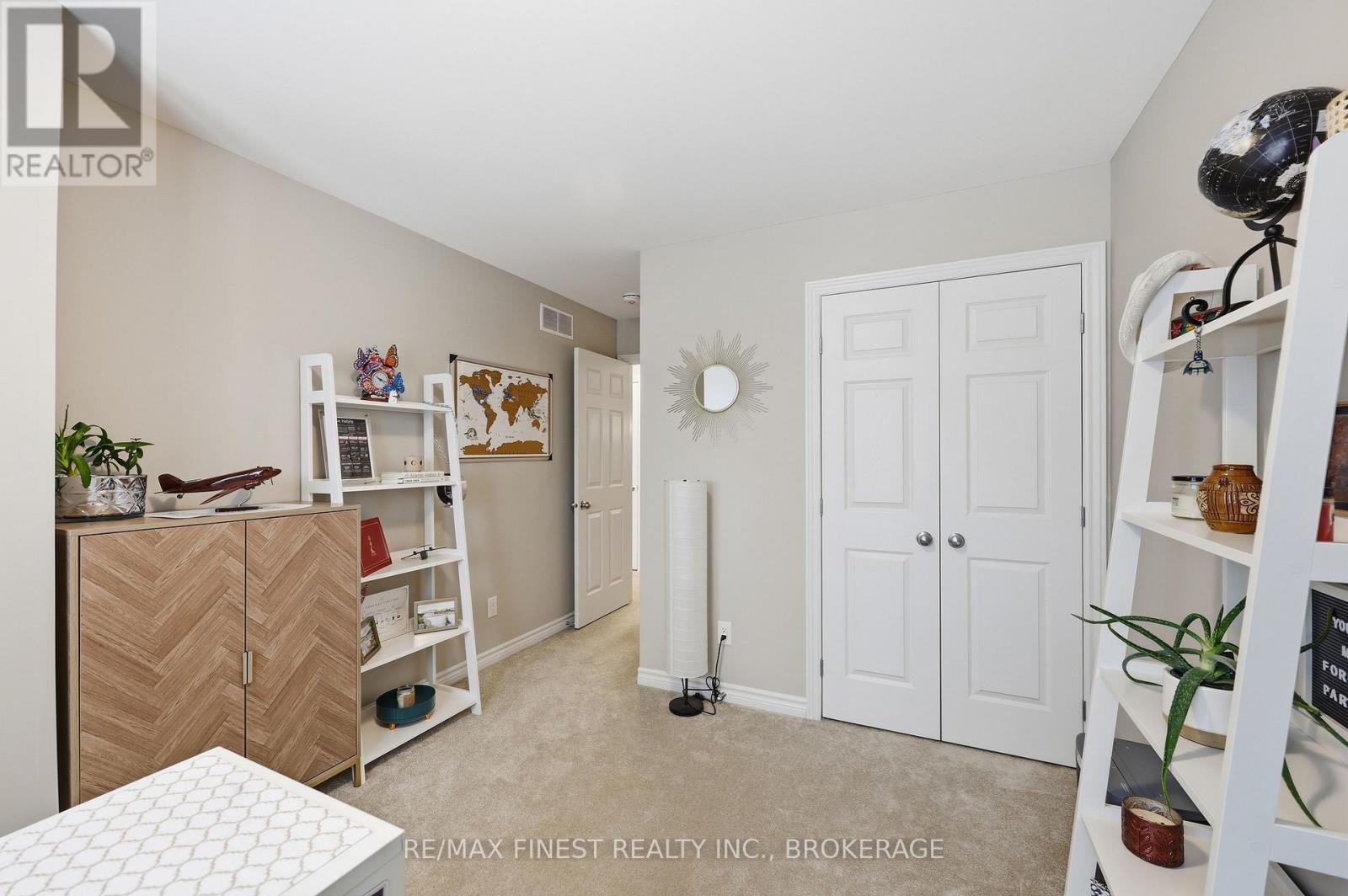 1685 TENLEY DRIVE — photo 33