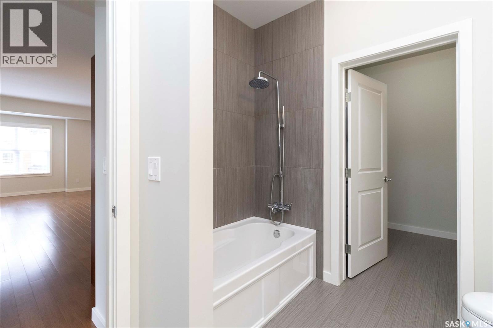 704 1015 Patrick CRESCENT