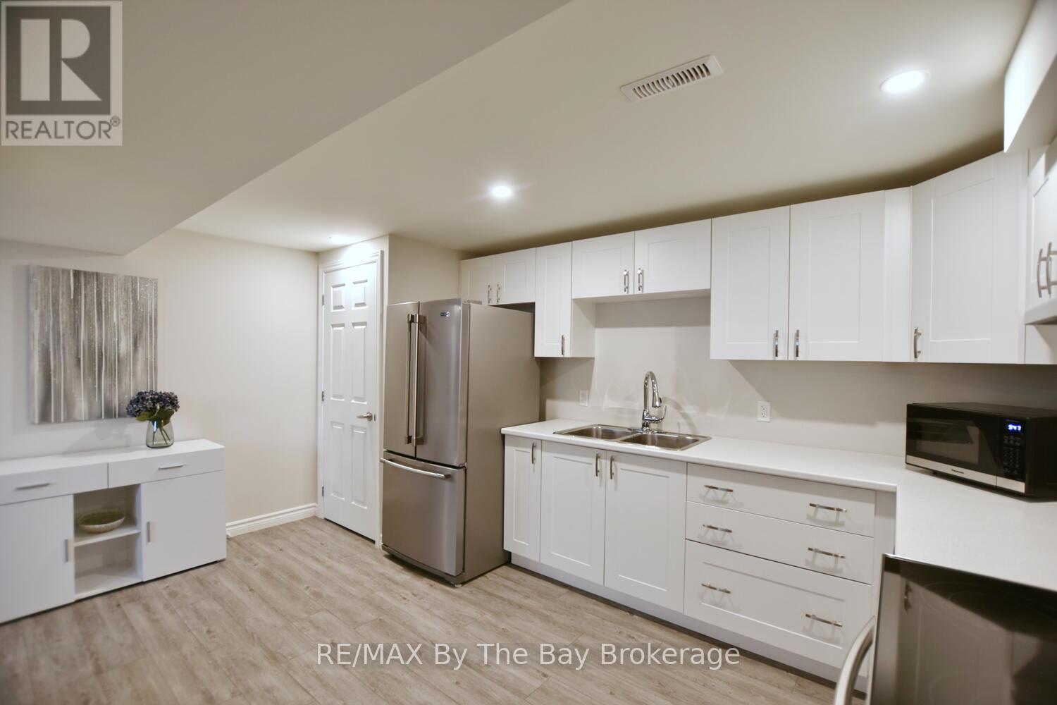 Apartment with Laundry