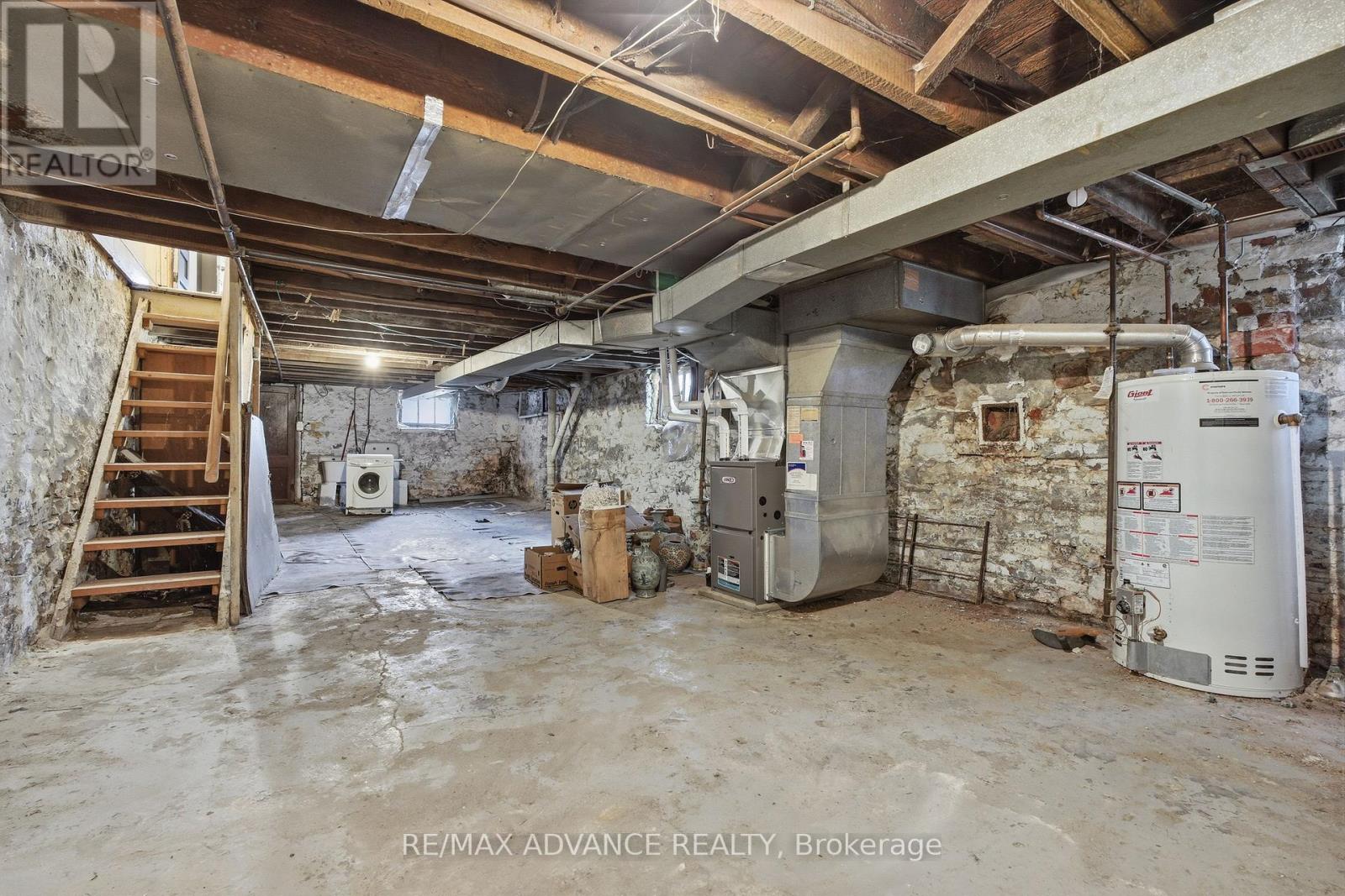 82A AUGUSTA AVENUE - 47
