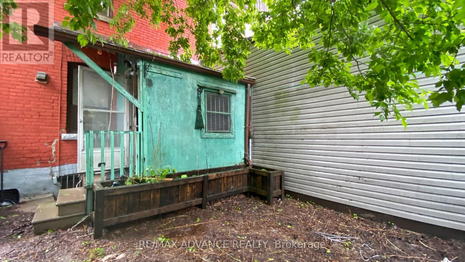 82A AUGUSTA AVENUE - 45