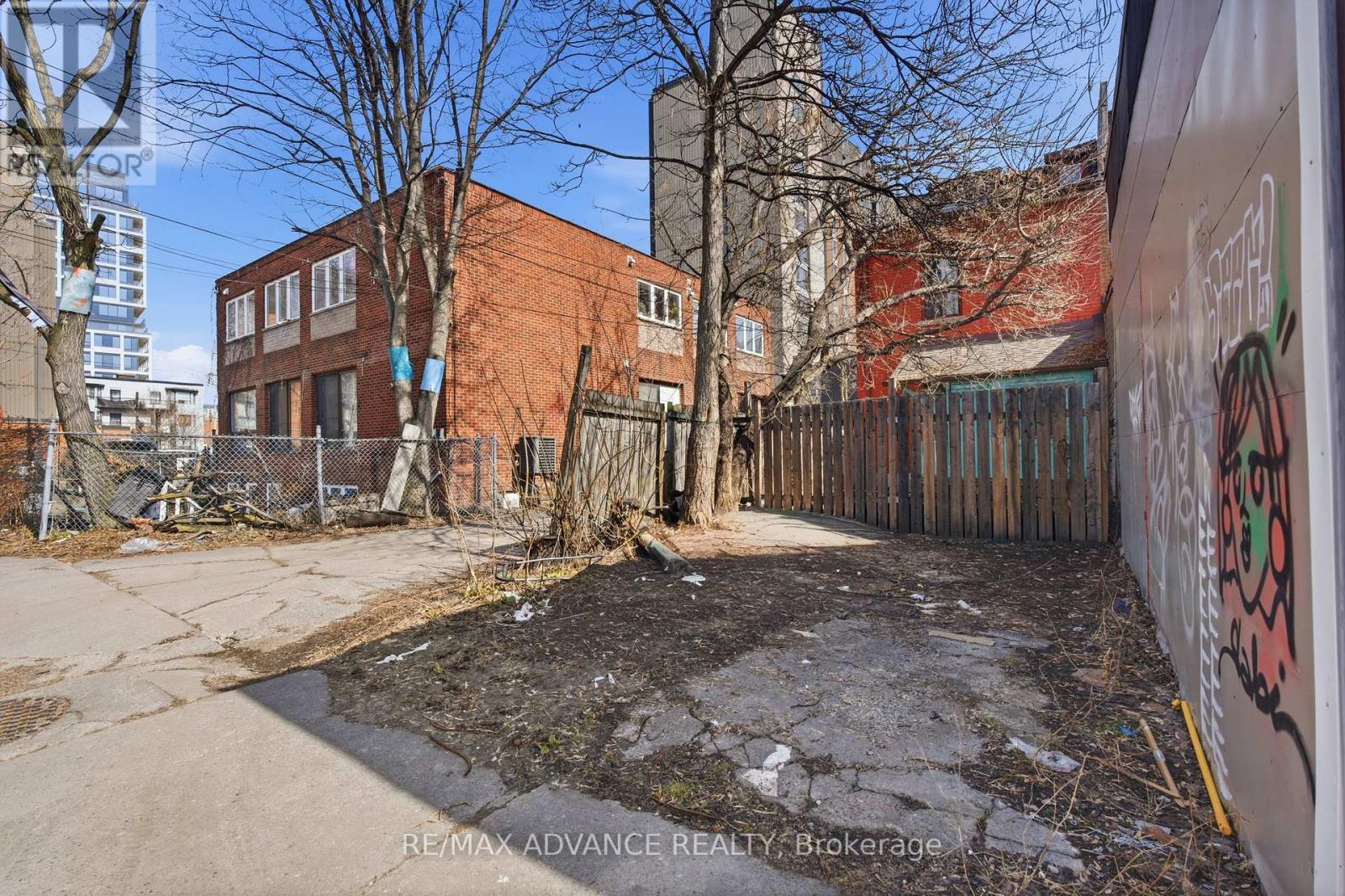 82A AUGUSTA AVENUE,Toronto (Kensington-Chinatown),,