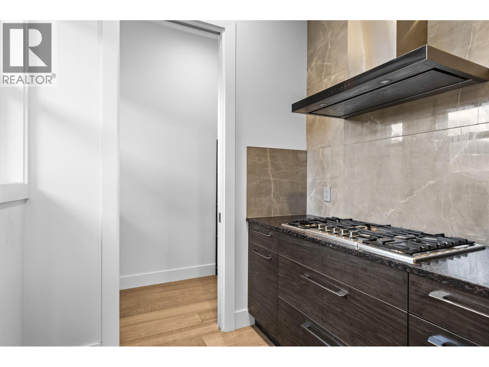 1068 Clarance Avenue, Kelowna