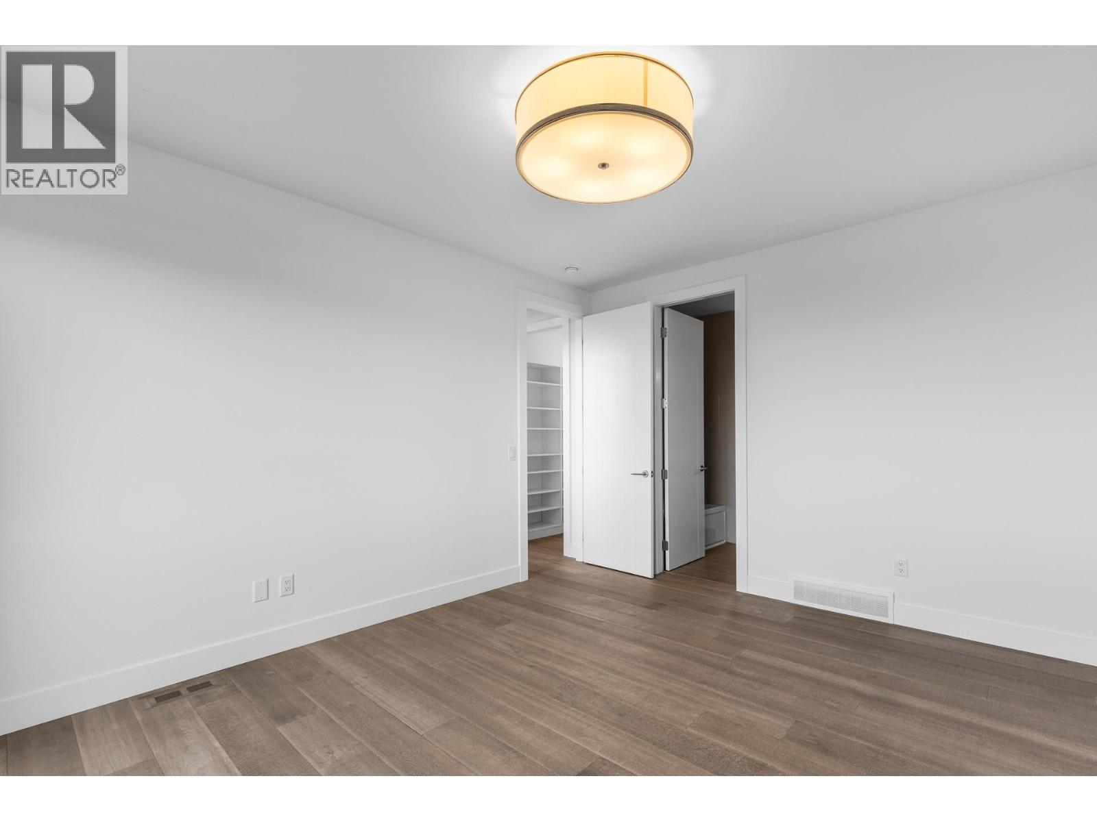 1068 Clarance Avenue, Kelowna