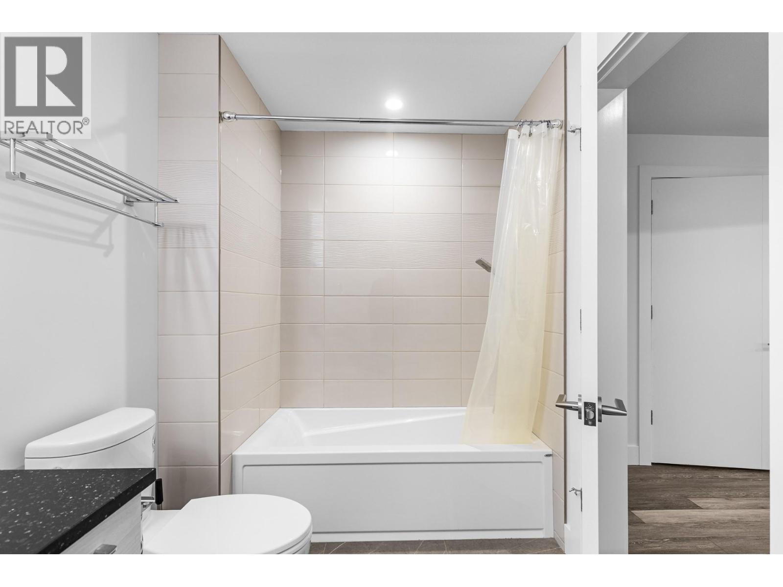 1068 Clarance Avenue, Kelowna