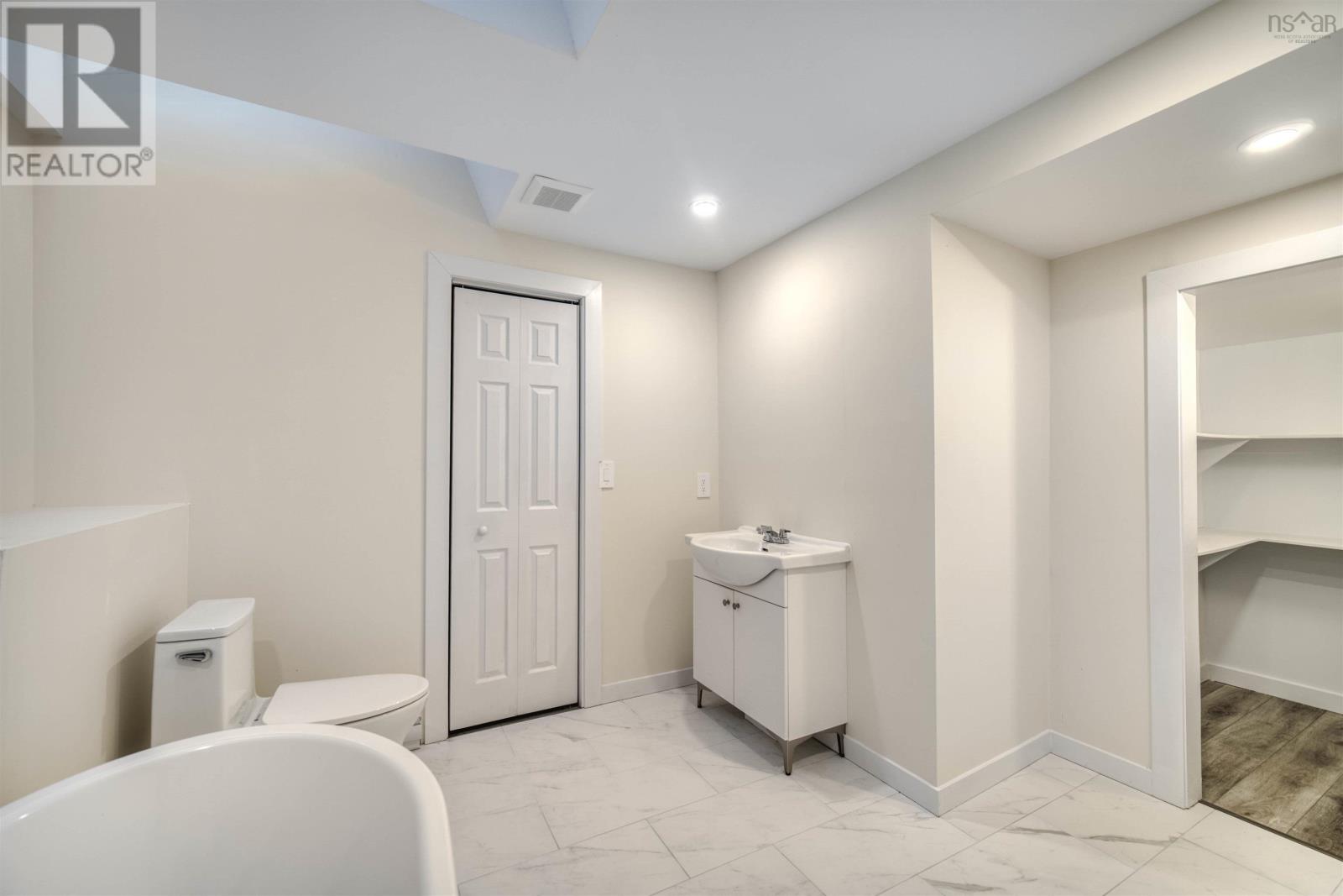 Property 42 of 49 of 4006 Highway 2