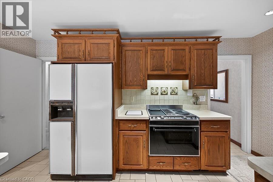 9 DALEVIEW COURT - 12