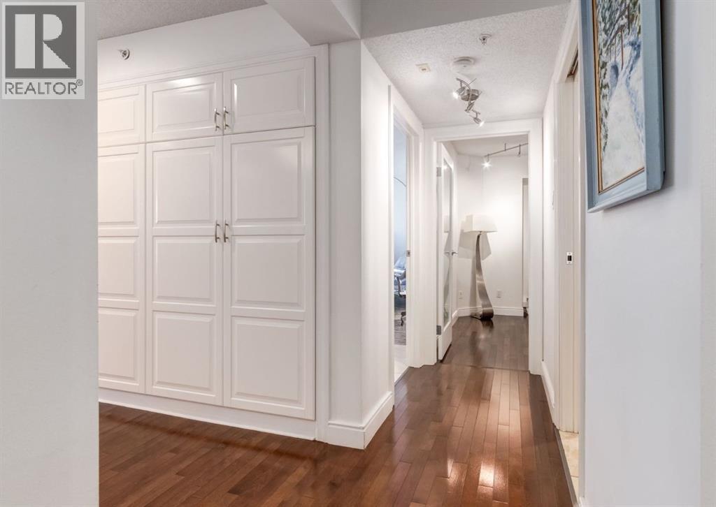 Single Family House for Sale in   Eau Claire Avenue SW Eau Claire Calgary 