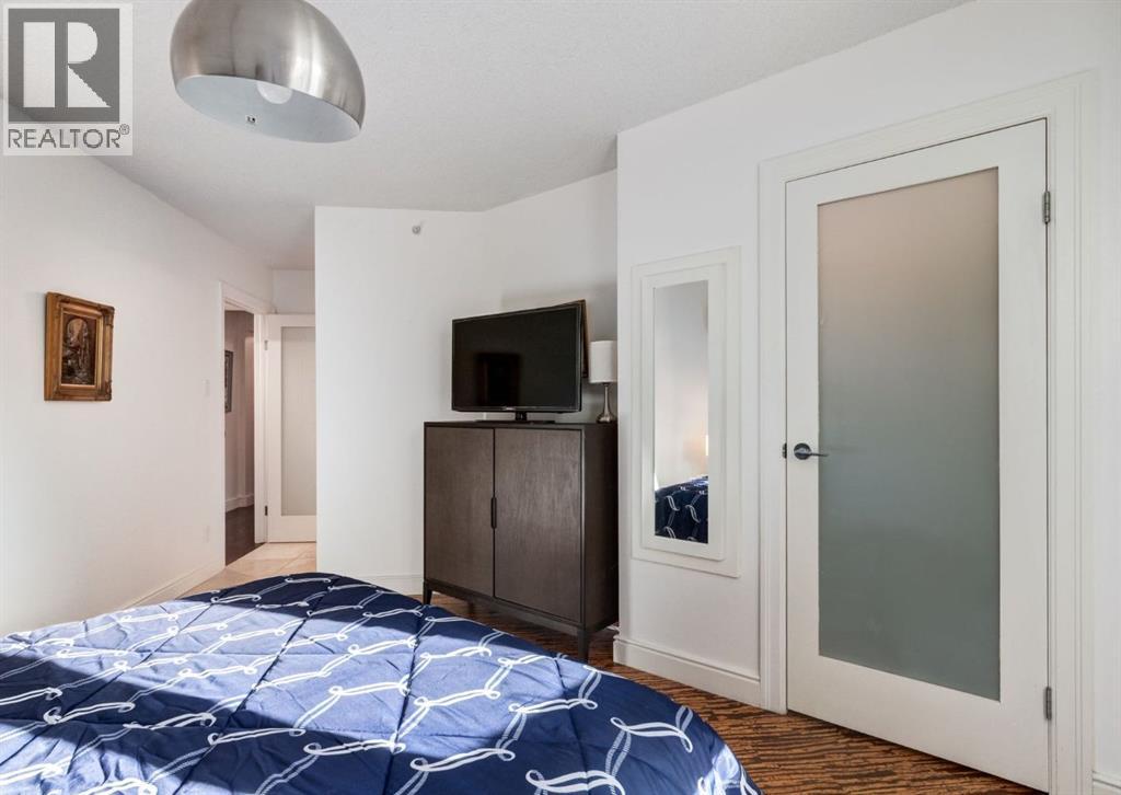 Single Family House for Sale in   Eau Claire Avenue SW Eau Claire Calgary 