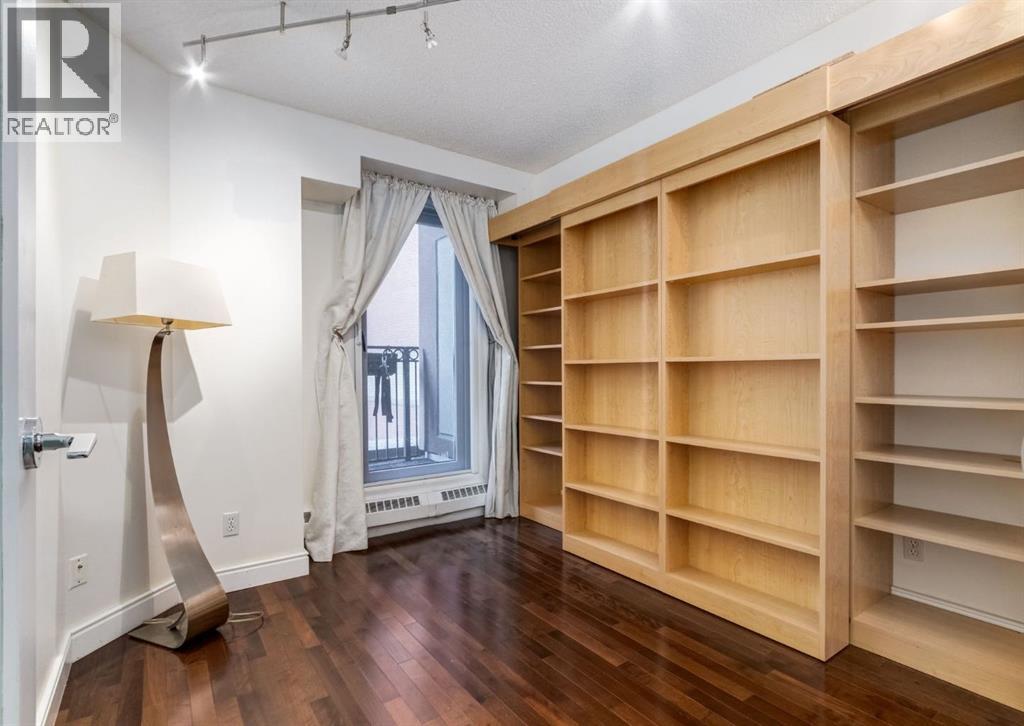 Single Family House for Sale in   Eau Claire Avenue SW Eau Claire Calgary 