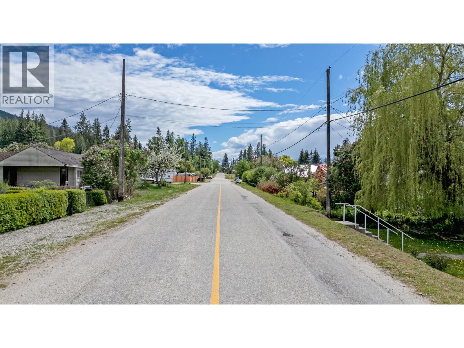  1610 EASTMAN Avenue, Riondel