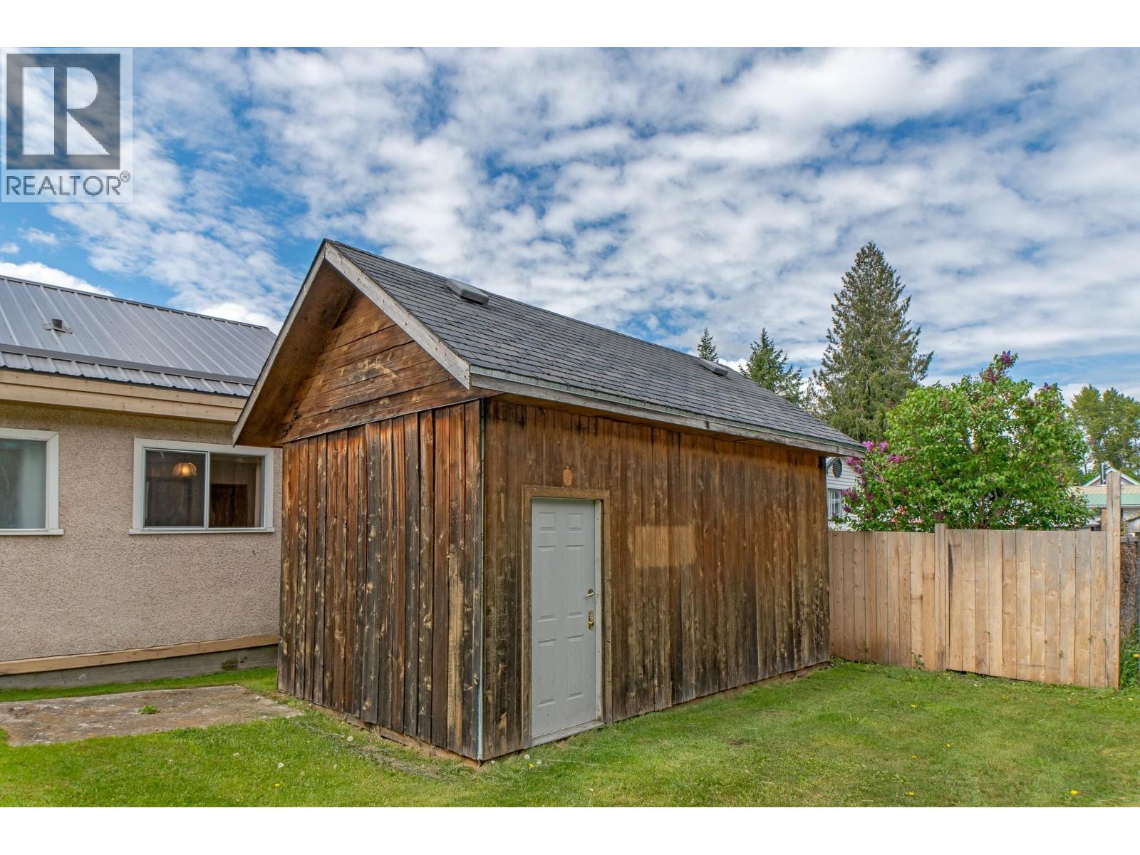  1610 EASTMAN Avenue, Riondel