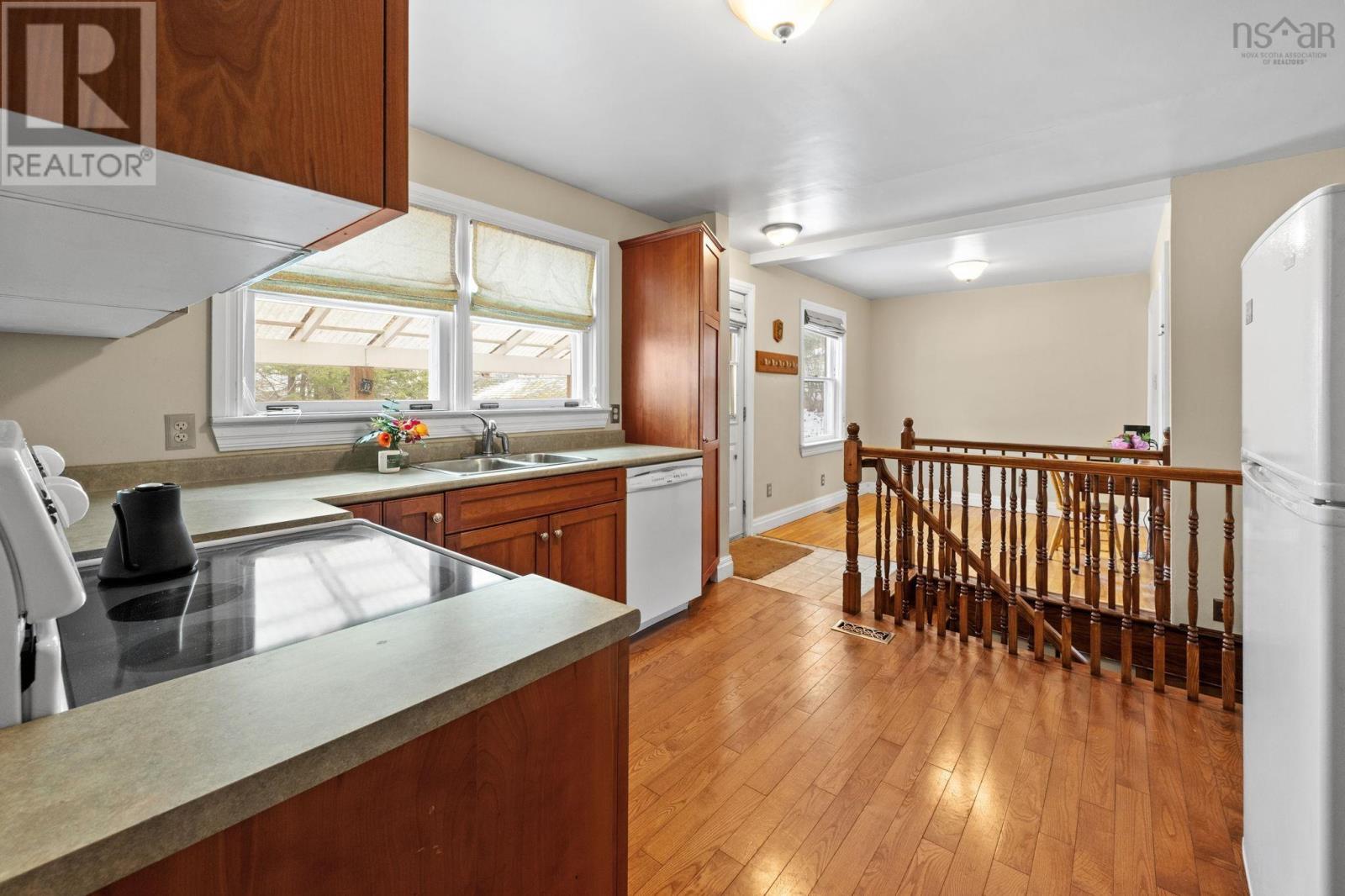 Property 20 of 36 of 197 PLEASANT Street