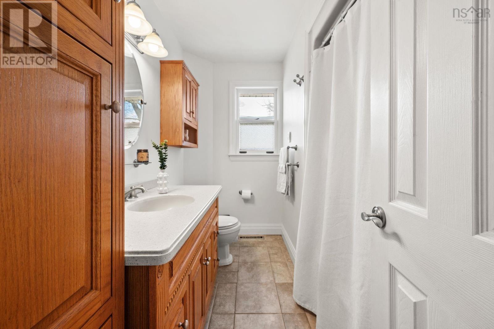 Property 35 of 36 of 197 PLEASANT Street