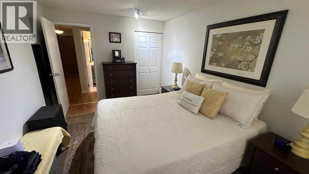 Single Family House for Sale in   Fairmount Drive SE Acadia Calgary 