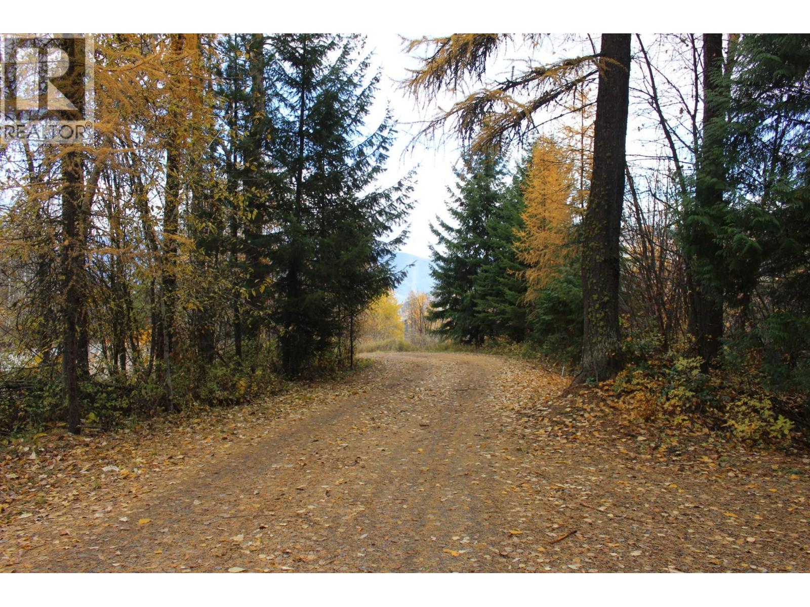  2640 3B Highway, Rossland