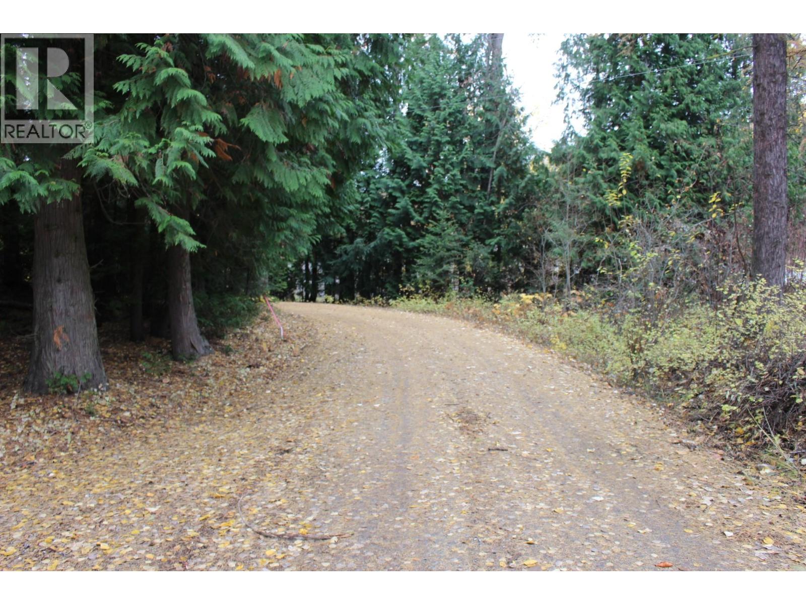  2640 3B Highway, Rossland