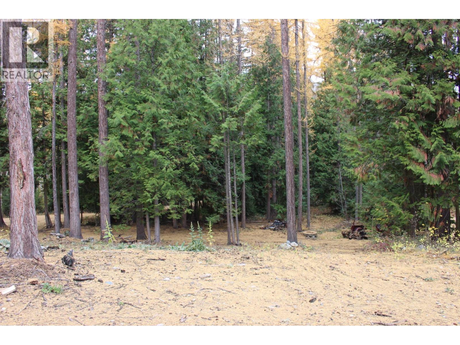  2640 3B Highway, Rossland