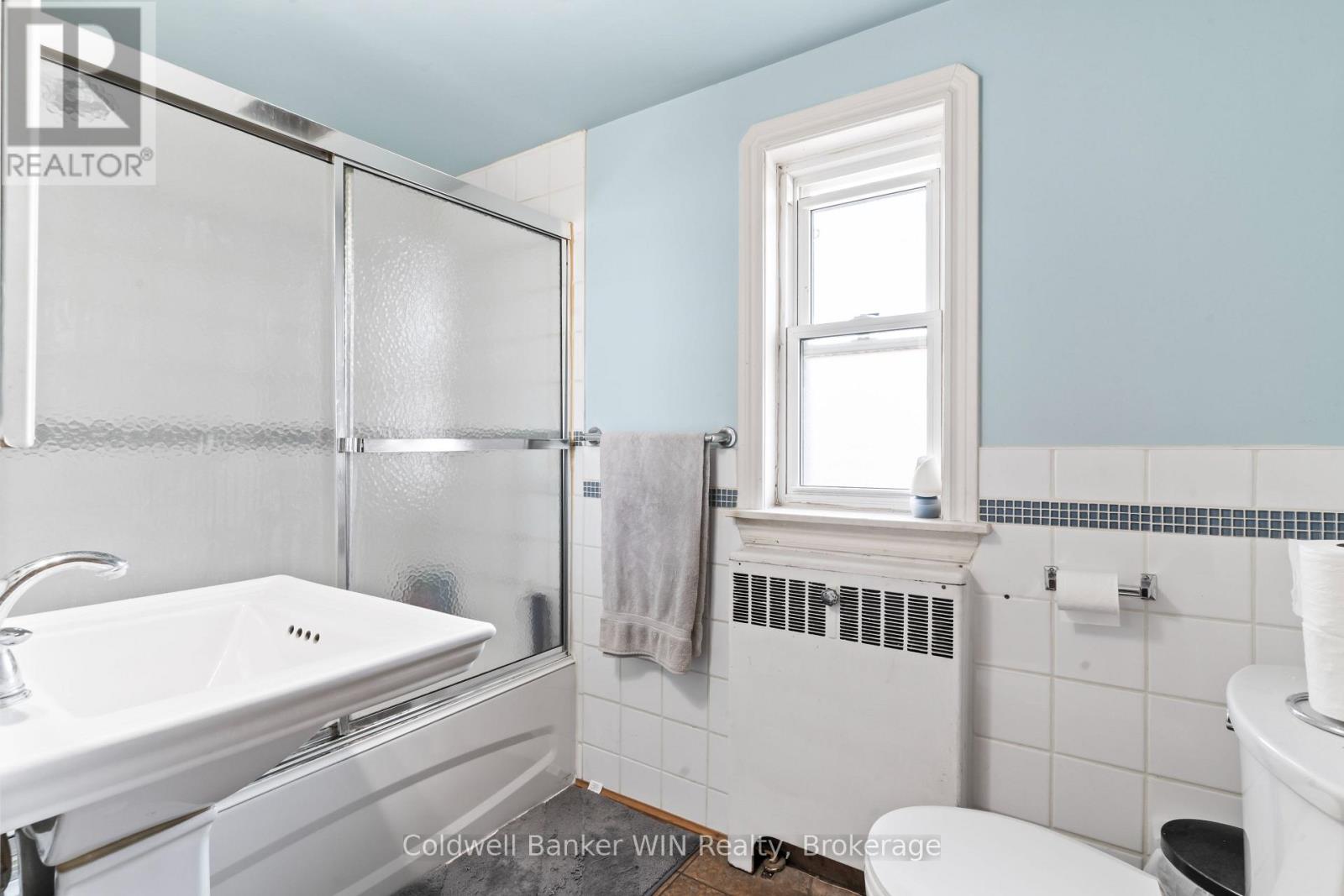 121 QUEEN STREET W - 11