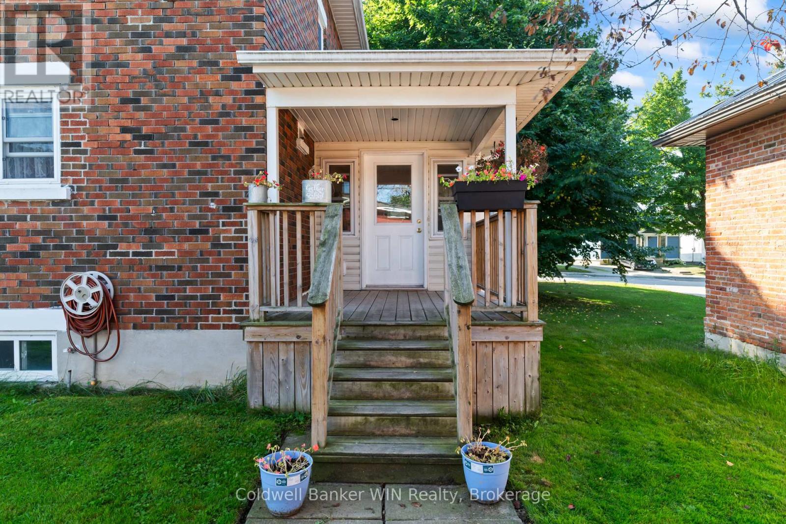 121 QUEEN STREET W - 21