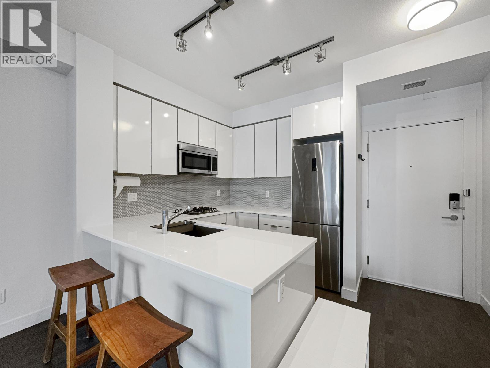 5xx 10011 RIVER Drive - main photo