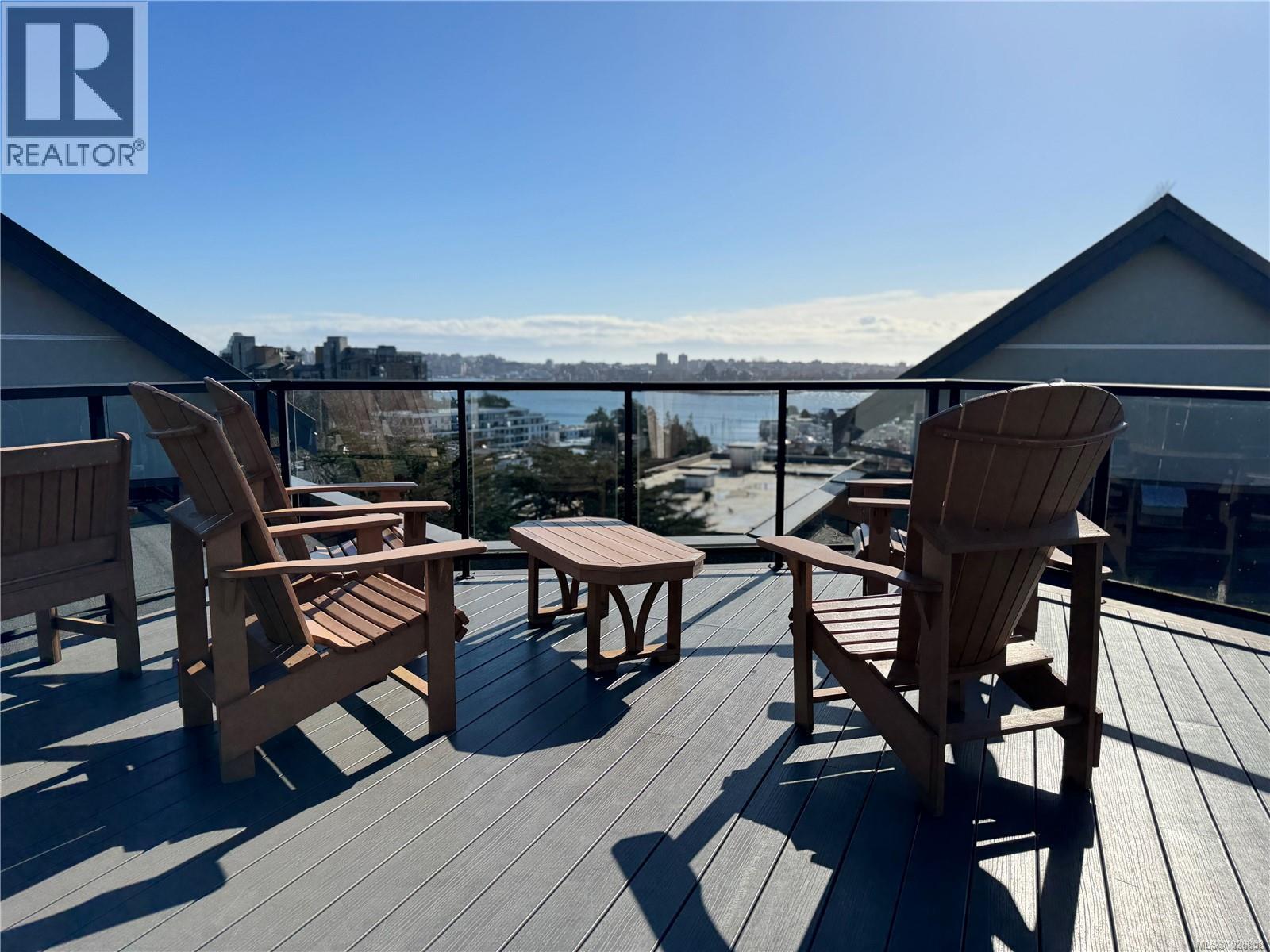 #303 924 ESQUIMALT RD - 28