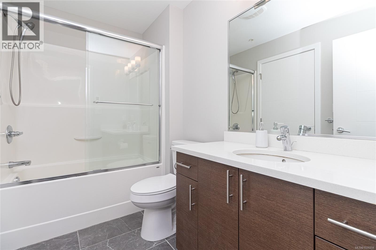 #303 924 ESQUIMALT RD - 11