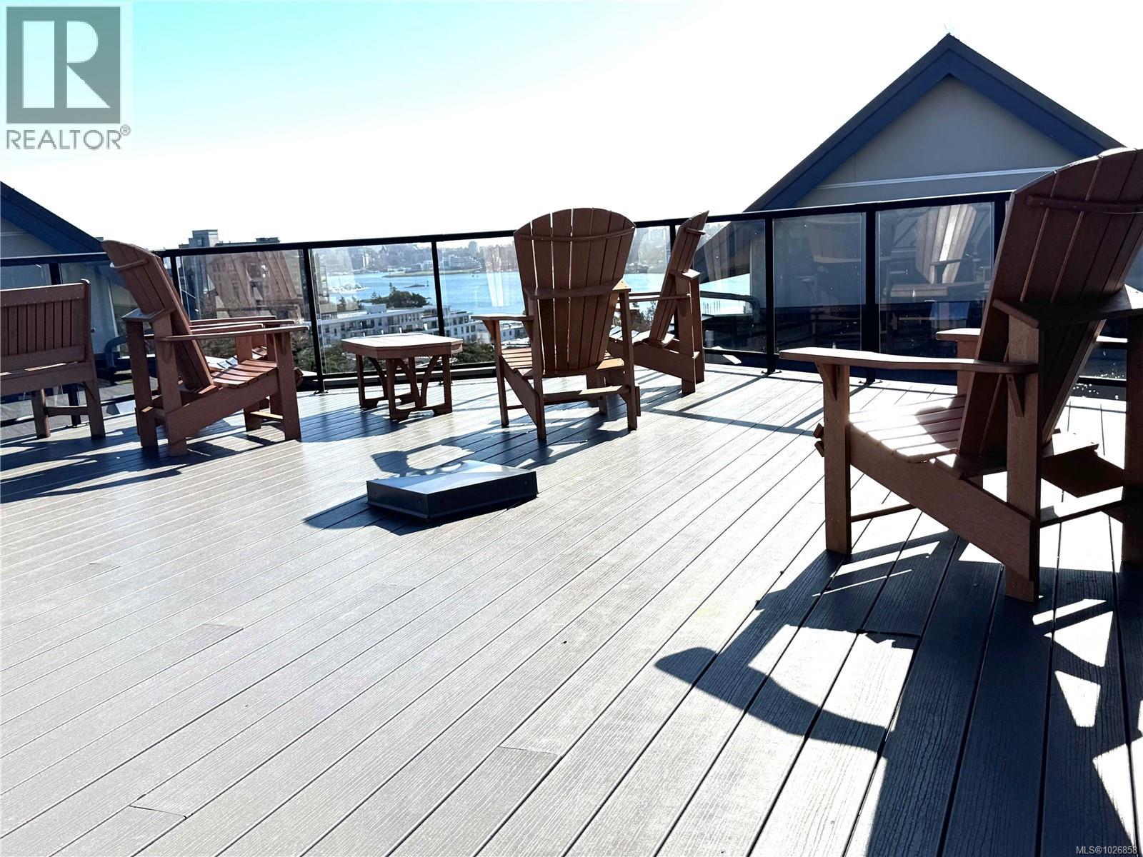 #303 924 ESQUIMALT RD - 29